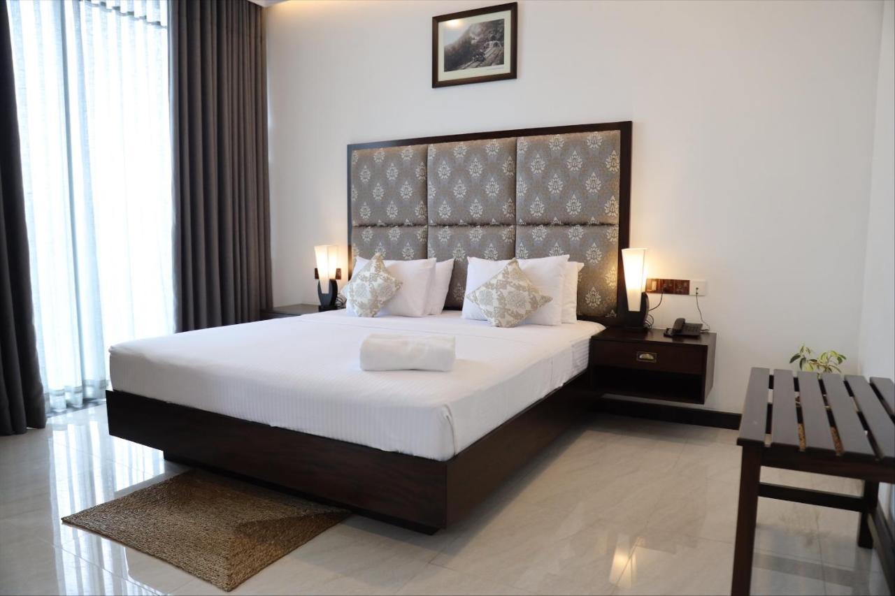 Riverbank Resort Gampola Exterior foto